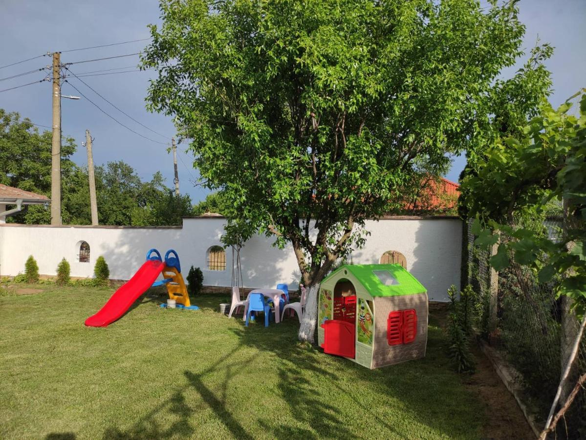 Guesthouse Oasis-Shabla Exterior photo